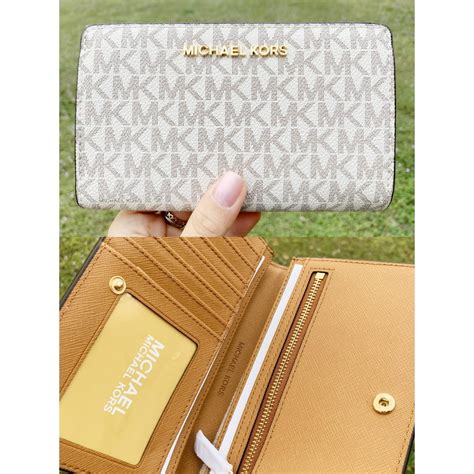 michael kors mercer jet set wallet|Michael Kors vanilla jet set.